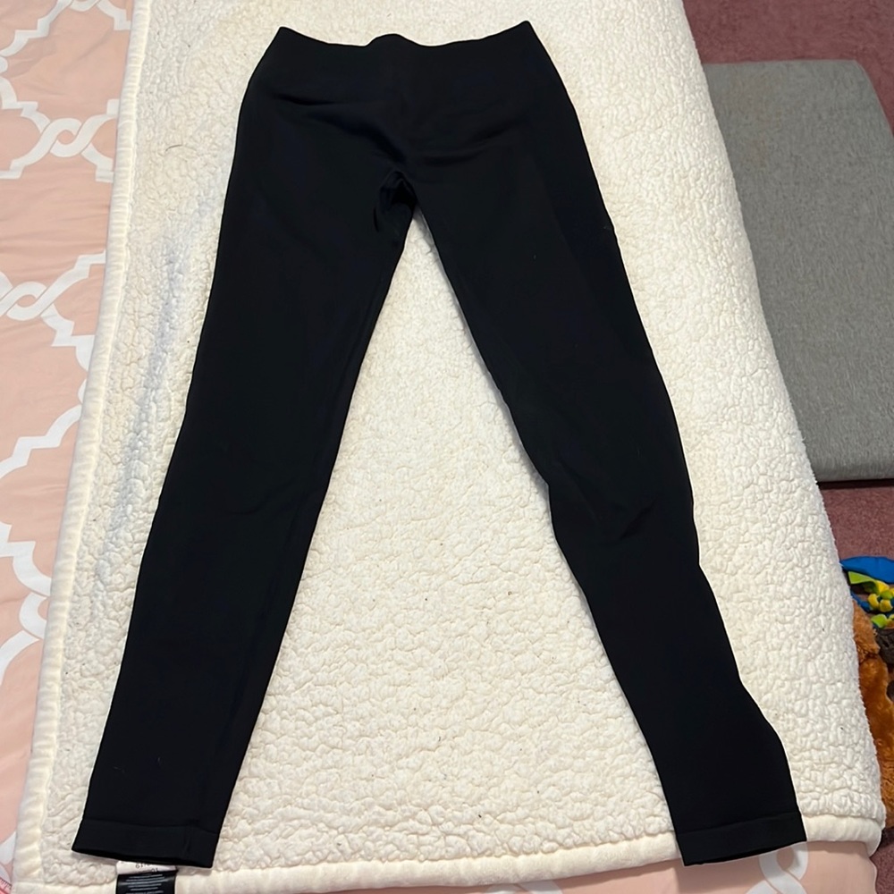 Black Aurola Butt Scrunch Leggings